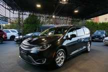 Chrysler Pacifica Czarny 3.6L V6 Pentastar 291KM Chromy Stow'N Go Touring L