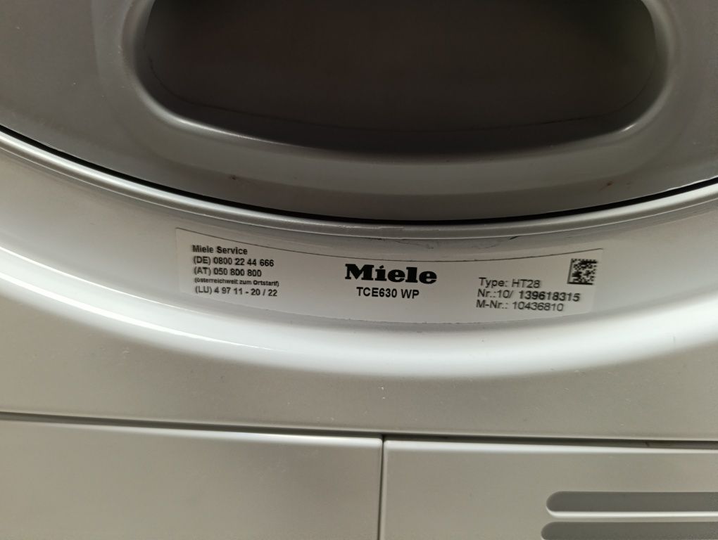Сушильна машина Miele TCE 630 WP