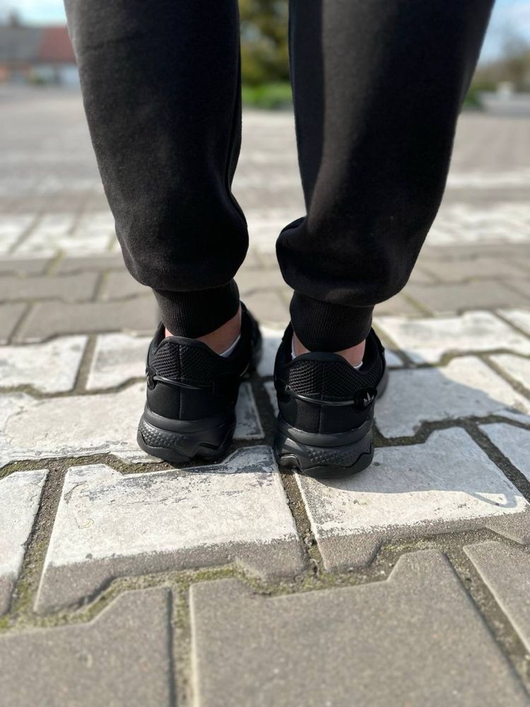 Кросівки Adidas Ozweego Black (44)