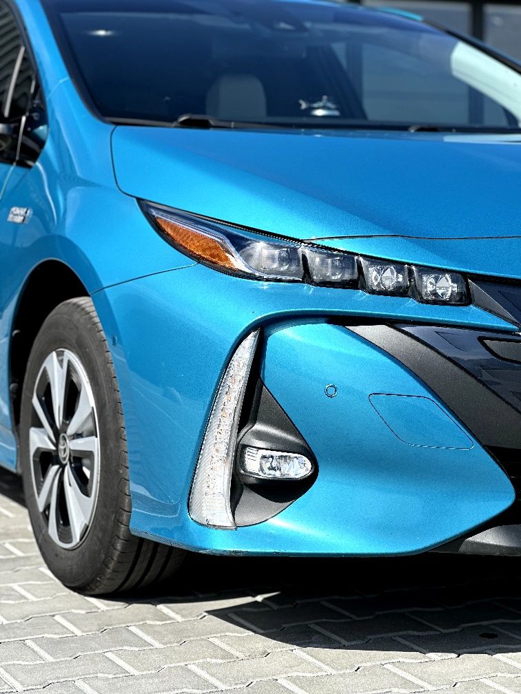 Toyota prius prime 2017 р