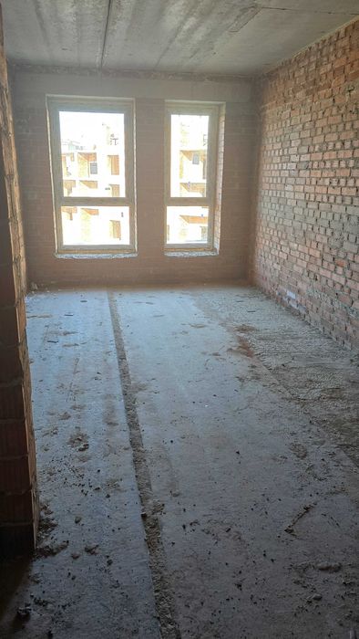 1 к Міленіум біля Озера Millennium чудова інвестиція