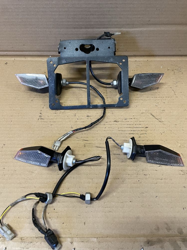 Kierunkowskazy mocowanie tablicy rejestracyjnej suzuki gsxr honda cbr
