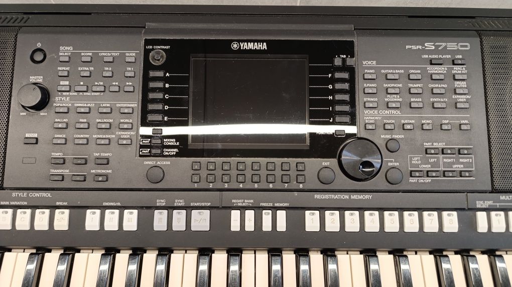 Keyboard Yamaha PSR S750