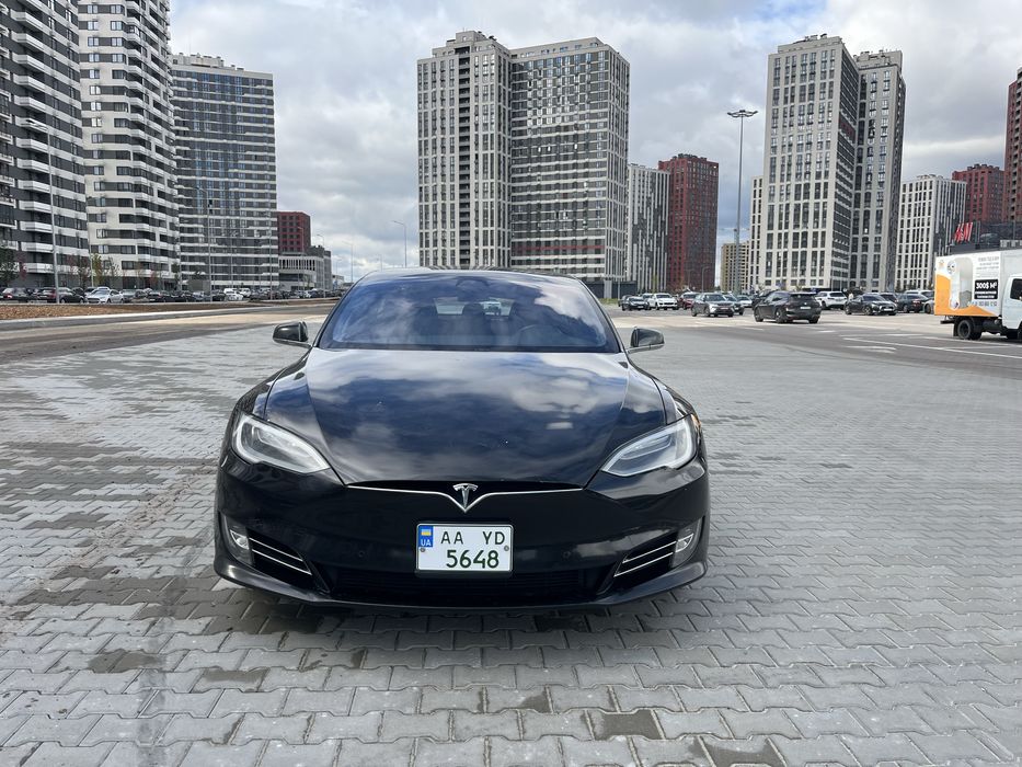 Оренда прокат Tesla S 75D 2018 Аренда Tesla S