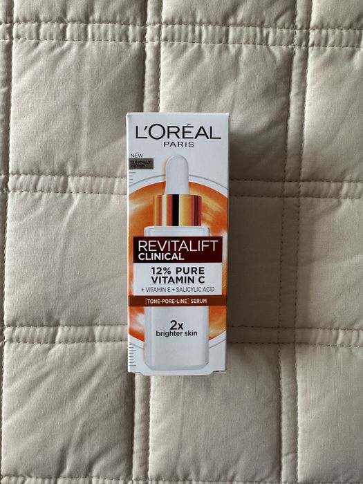 zestaw kosmetyków glikolowy tonik oraz serum z witaminą C L’oreal