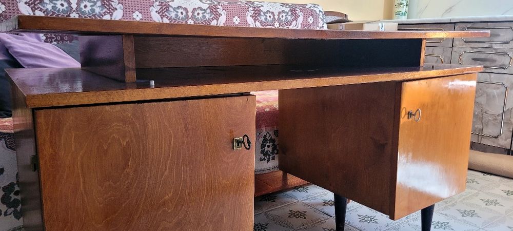 2 тумбовий письмовий стіл СРСР в задовільному стані