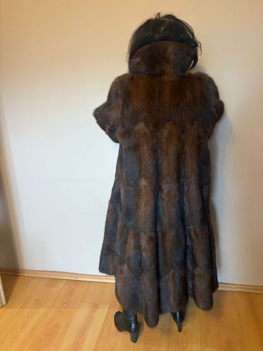 Długie MIDI futro z naturalnych norek brązowe 42/44