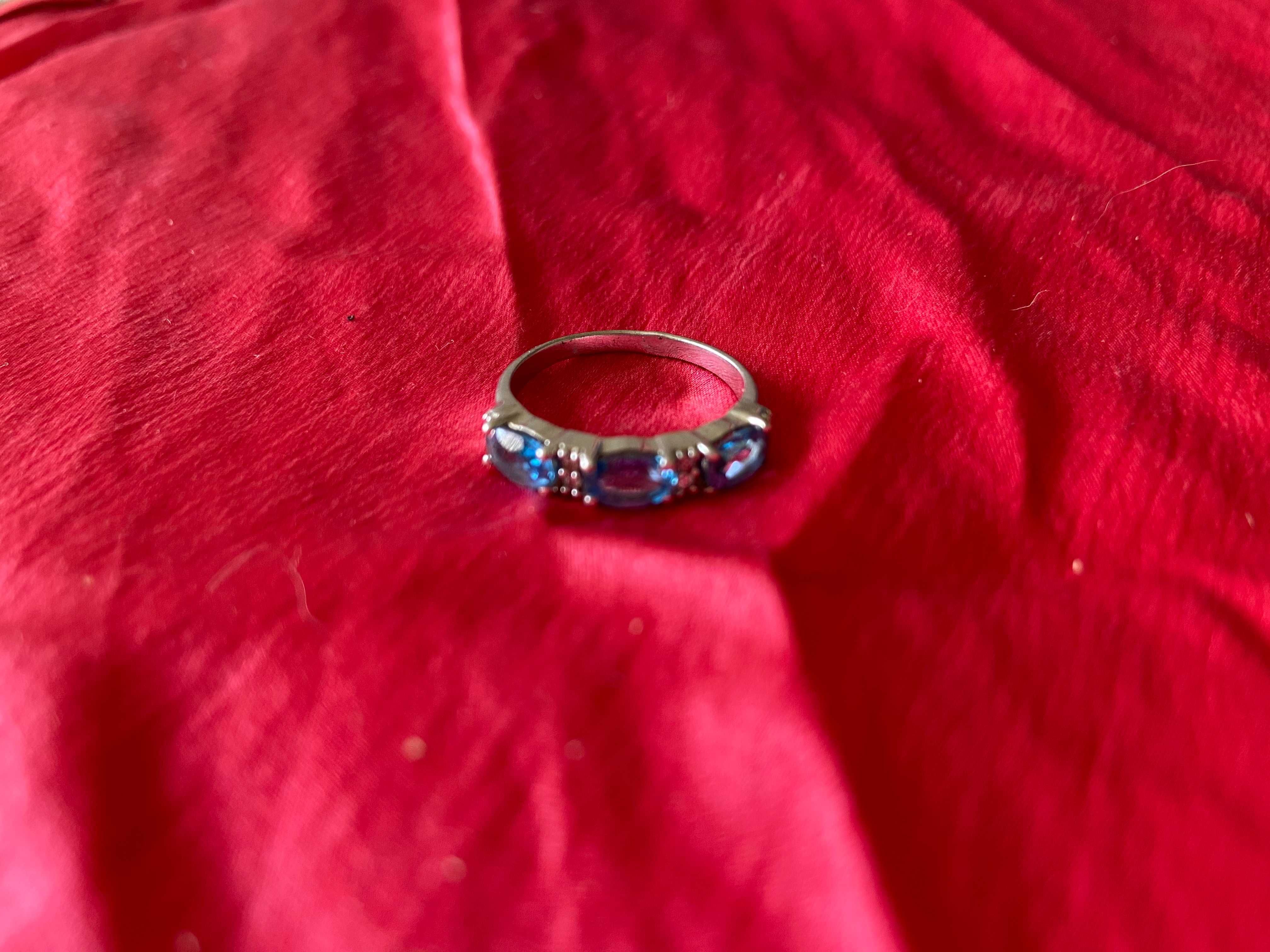Серебряное кольцо с золотыми вставками, с жемчугом, с янтарем