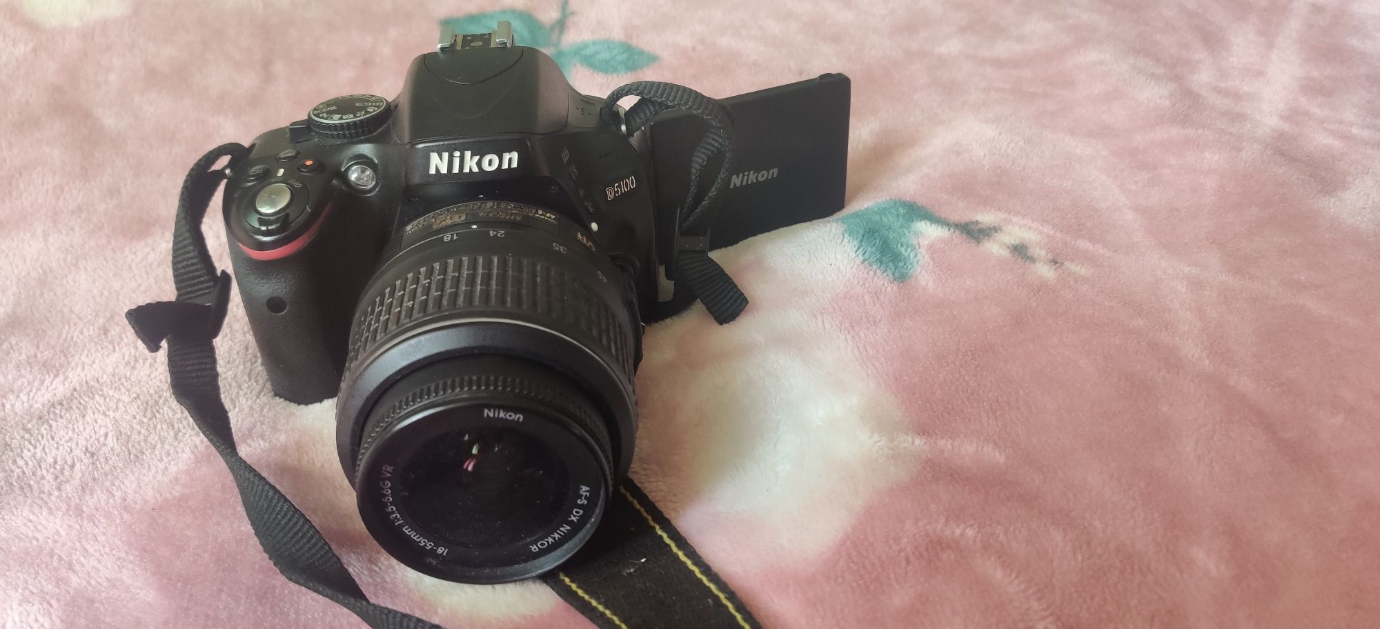 Nikon D5100 з 2-ма обєктивами