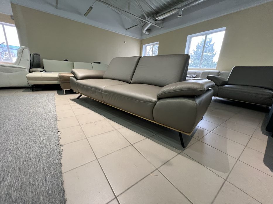 Диван шкіряний великий
