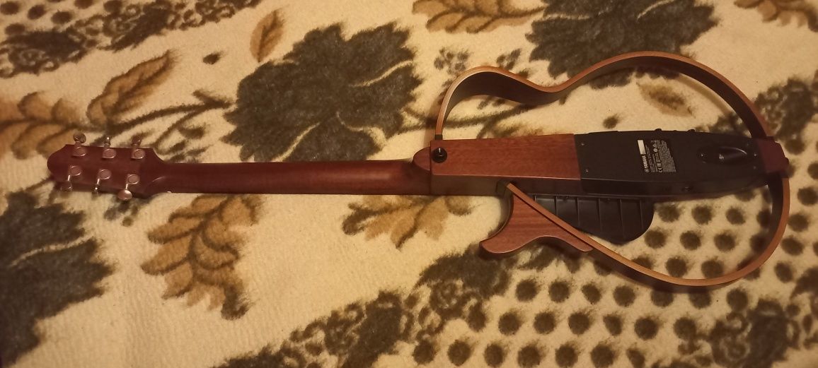 Guitarra Yamaha SLG200S