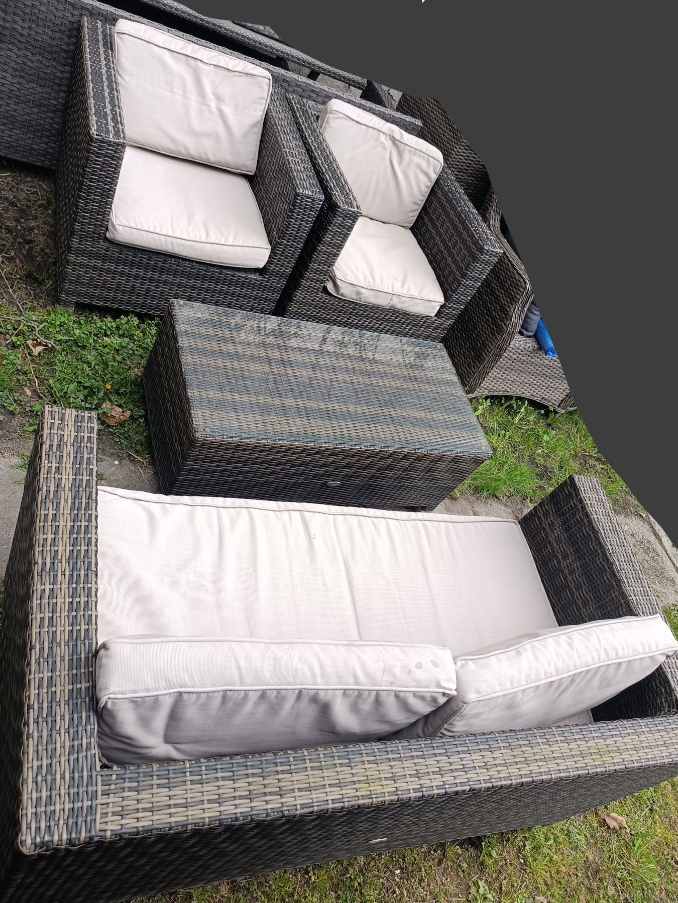 Zestaw mebli ogrodowych rattanowych  sofa dwa fotele i stolik