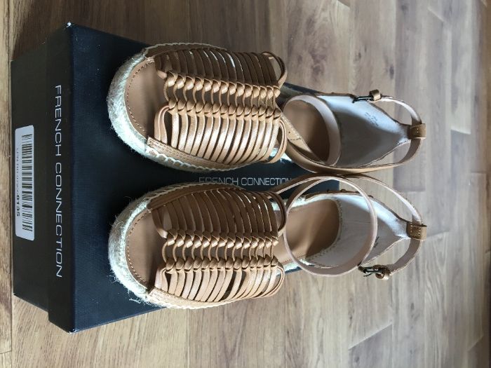 Сандалии French Connection