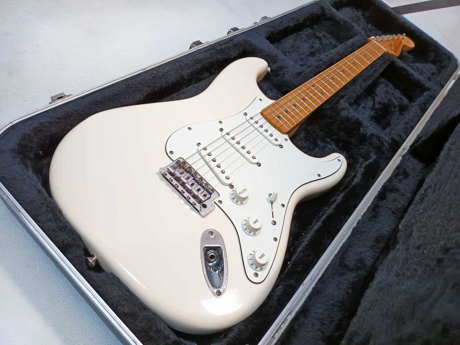 Fender Stratocaster MIM 2015 Olympic White