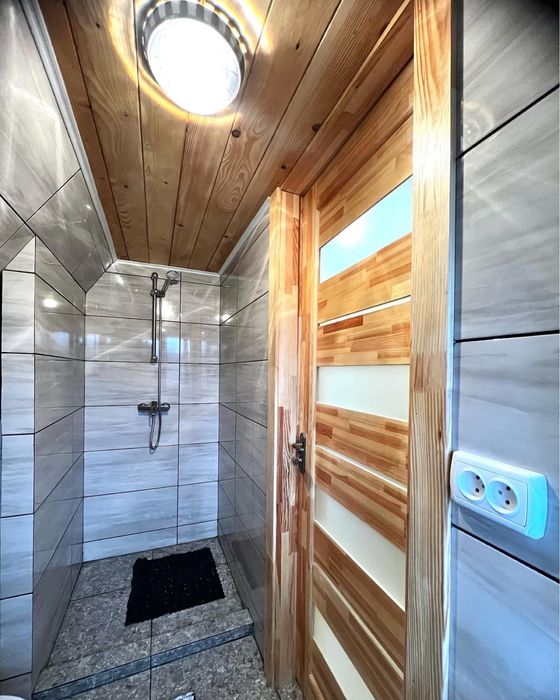 Відпочинок у Карпатах , ЧАН з гідромасажем, БАНЯ , БАСЕЙН на дворі