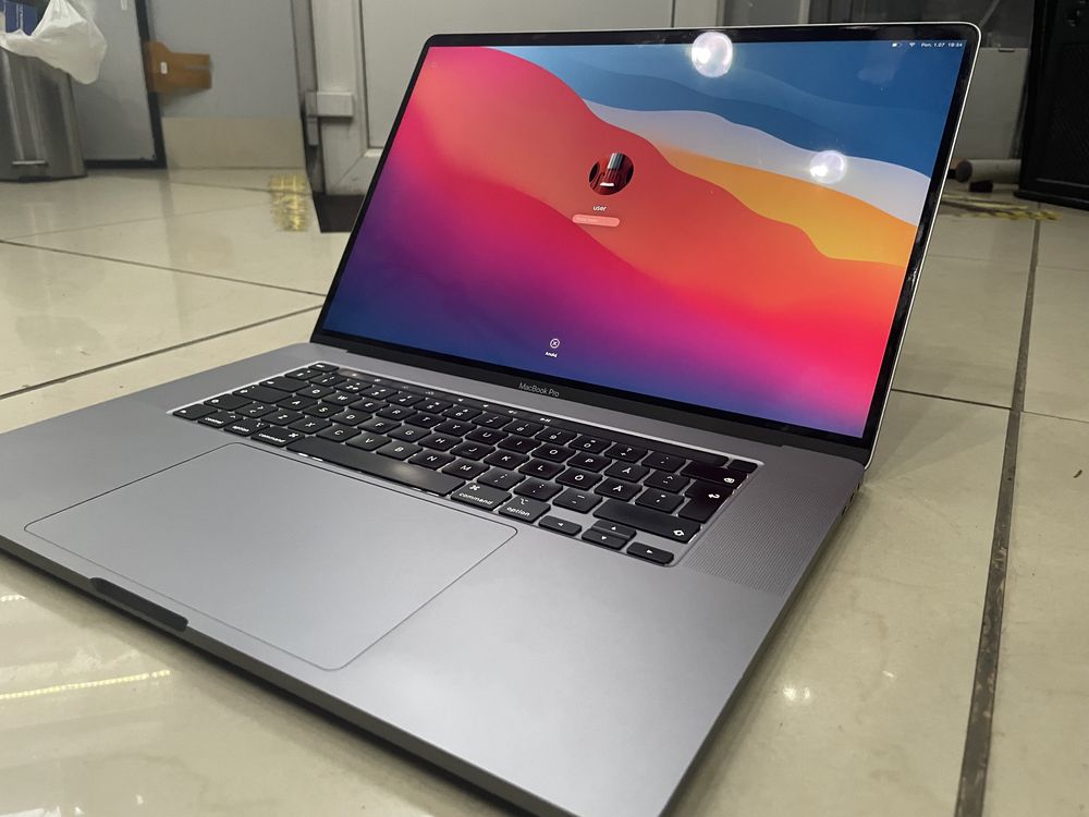 Matryca macbook a1990 15 retina 2018 space grey silver