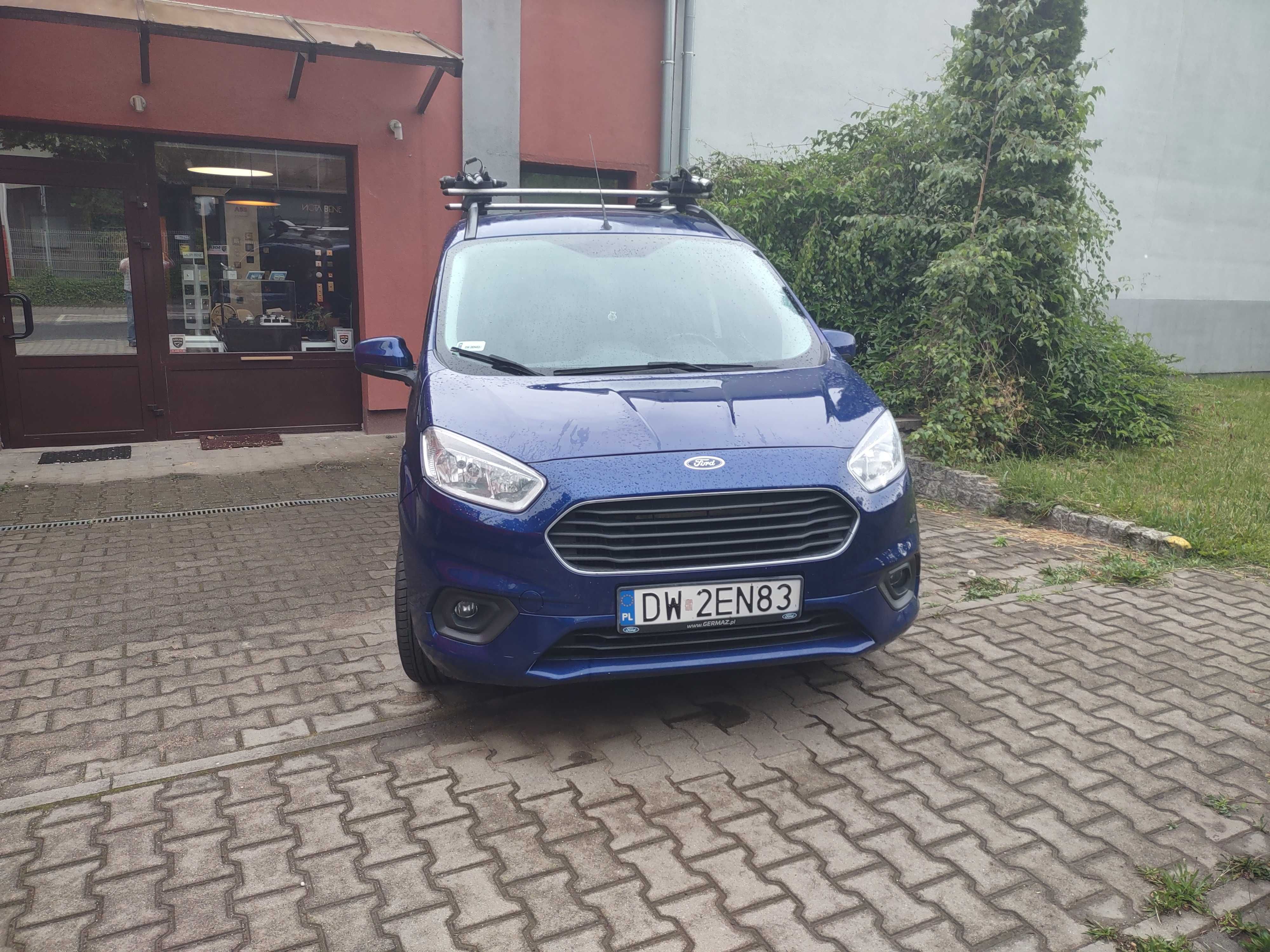 sprzedam samochód ford tourneo courier