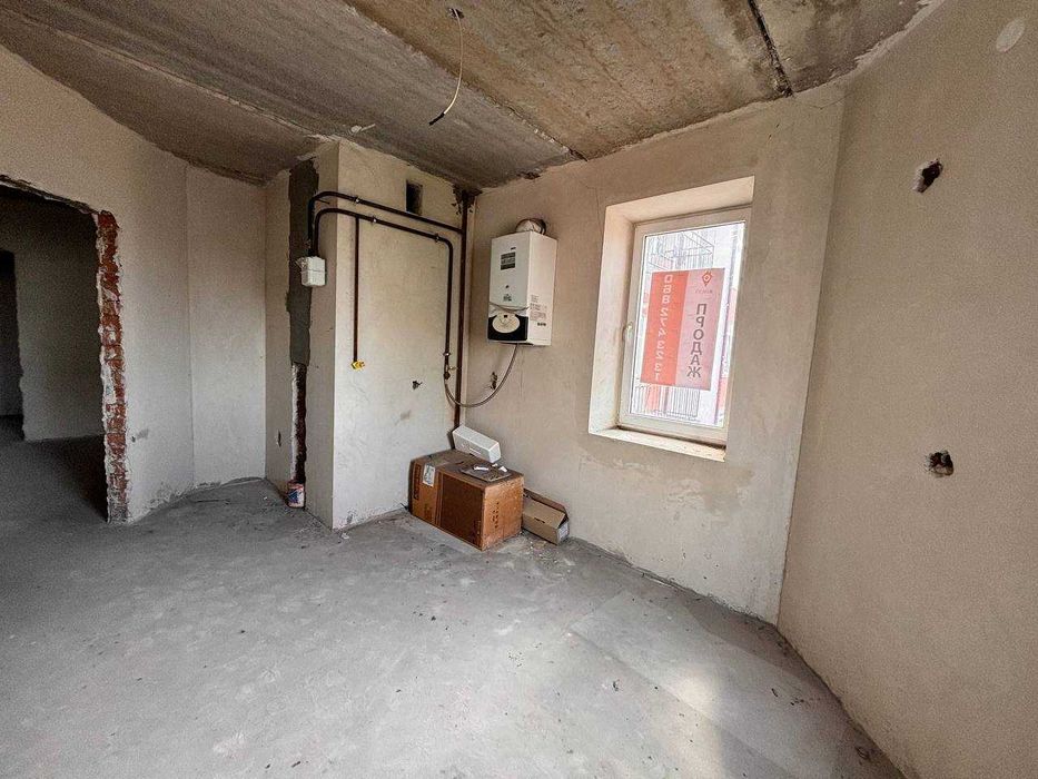 Найвигідніша пропозиція в центрі! Велика трикімнатна квартира!