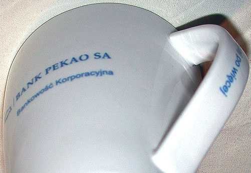 Zakręcony Nowy Kubek BANK PEKAO SA Granatowe Logo z Żubrem Zakrzywiony