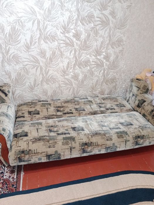 Продам диван книжку