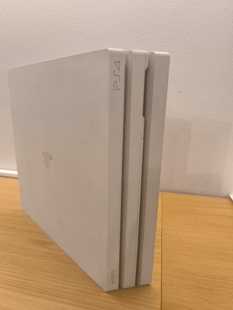PlayStation 4 Pro Branco 1TB