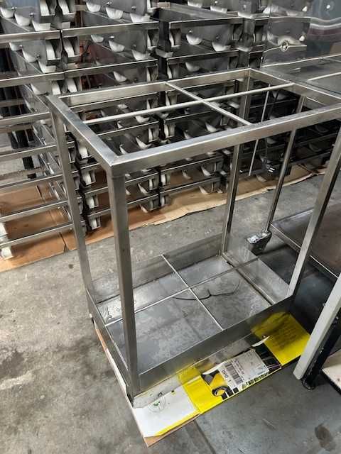 Wózek na kije wędzarnicze