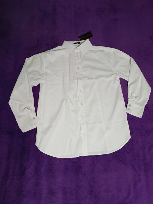 Біла жіноча сорочка