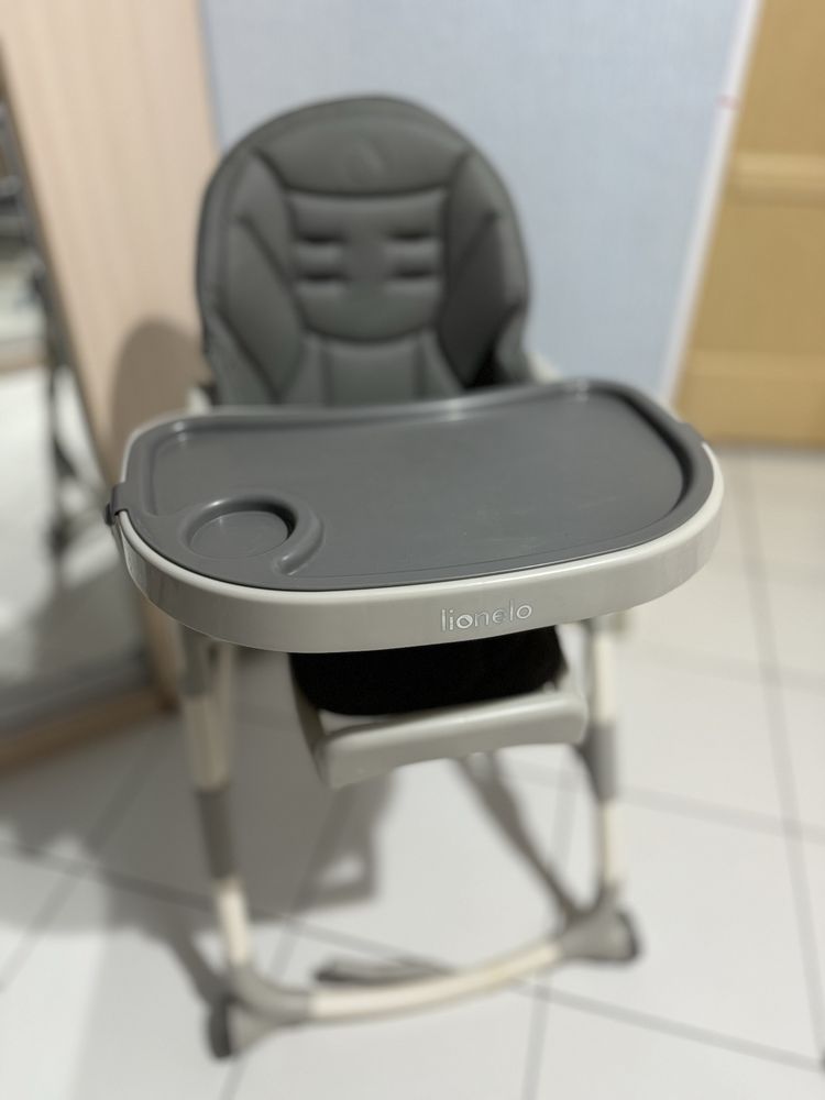 Cтульчик для кормления Lionelo Cora