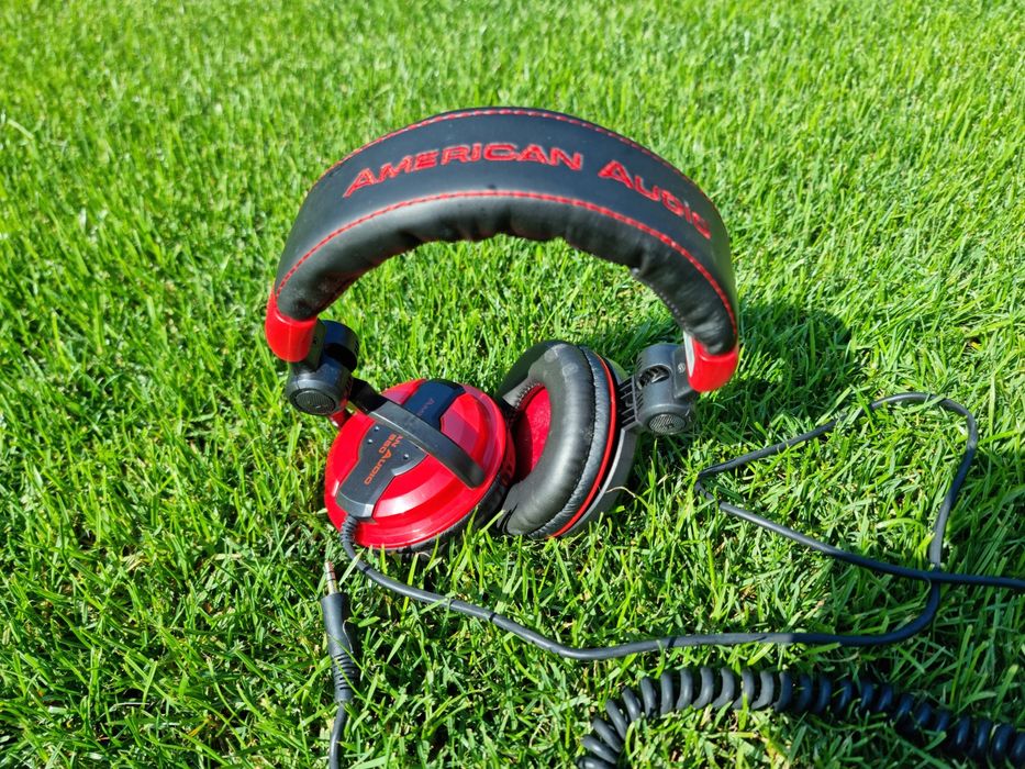 Słuchawki to model American Audio HP550, przeznaczone dla DJ-ów.