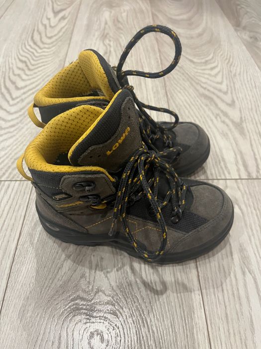 Trapery buty trekingowe Lowa rozm. 30