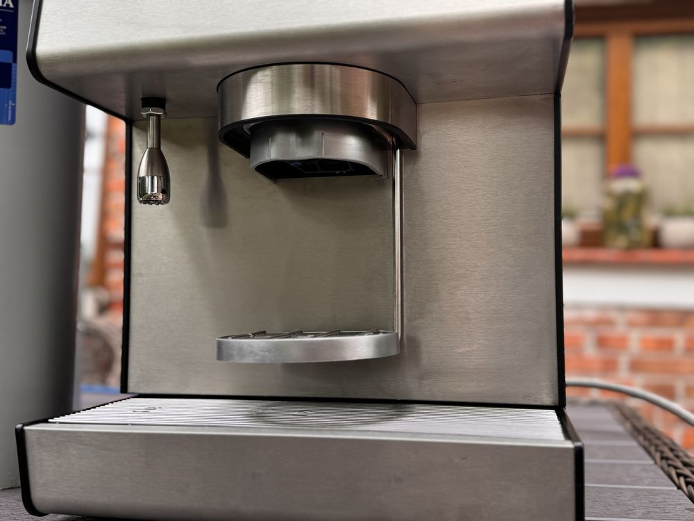 Profesjonalny expres do kawy ziarnistej Schaerer JDE Barista One wmf