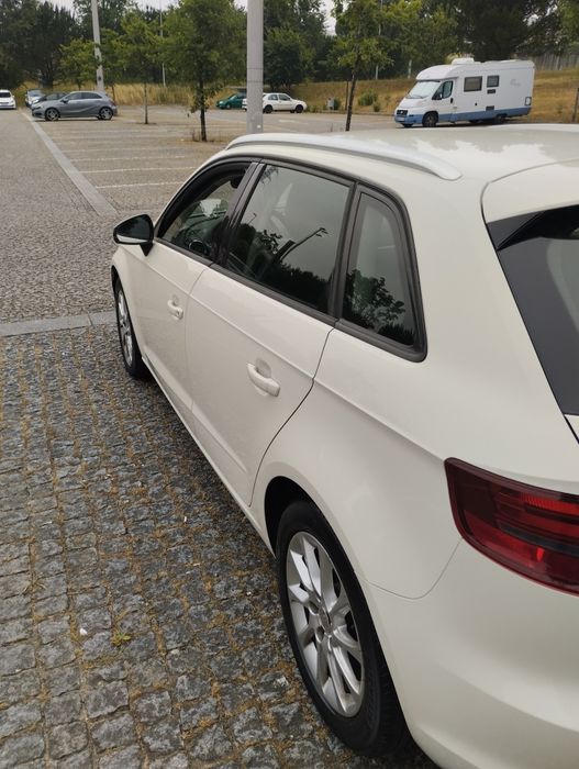 Vendo Audi A3 1.6 TDI sportback  nacional km 16438 km reais