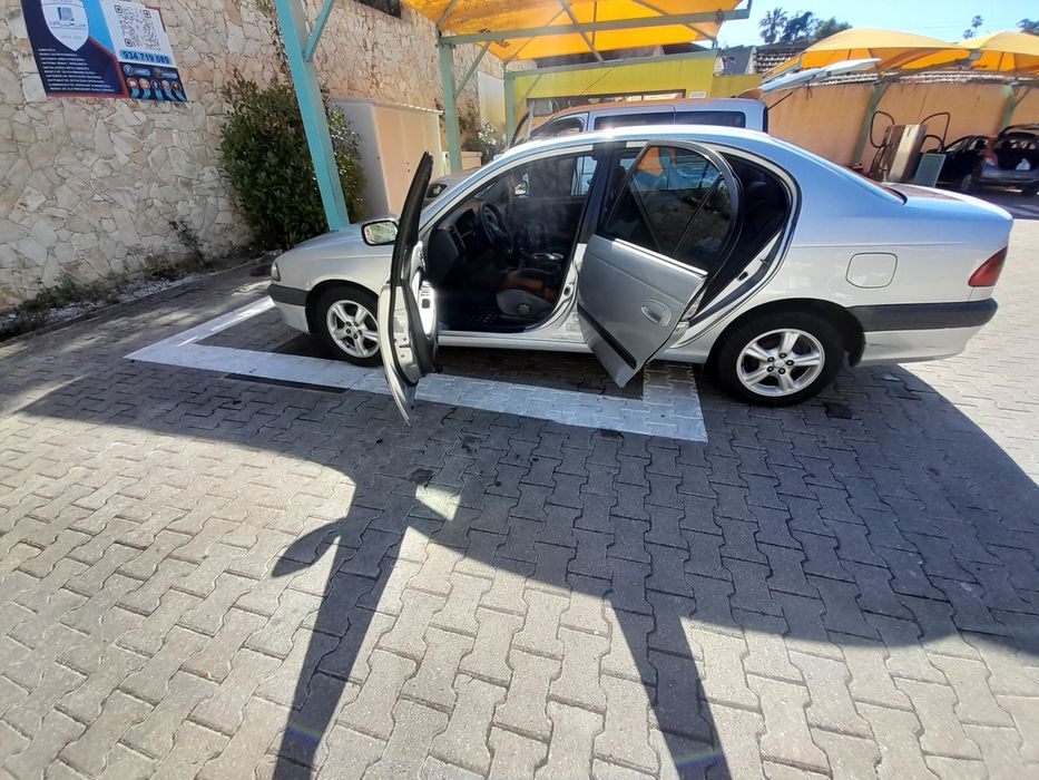 Carro a venda ta empecavel tem bom pintura
