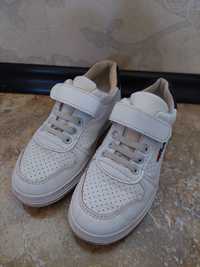 Белые кроссовки для девочки  21,5 см
