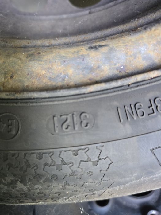 Opony zimowe Continental 205/55/16 + felgi stalowe 5x112 oryg VW