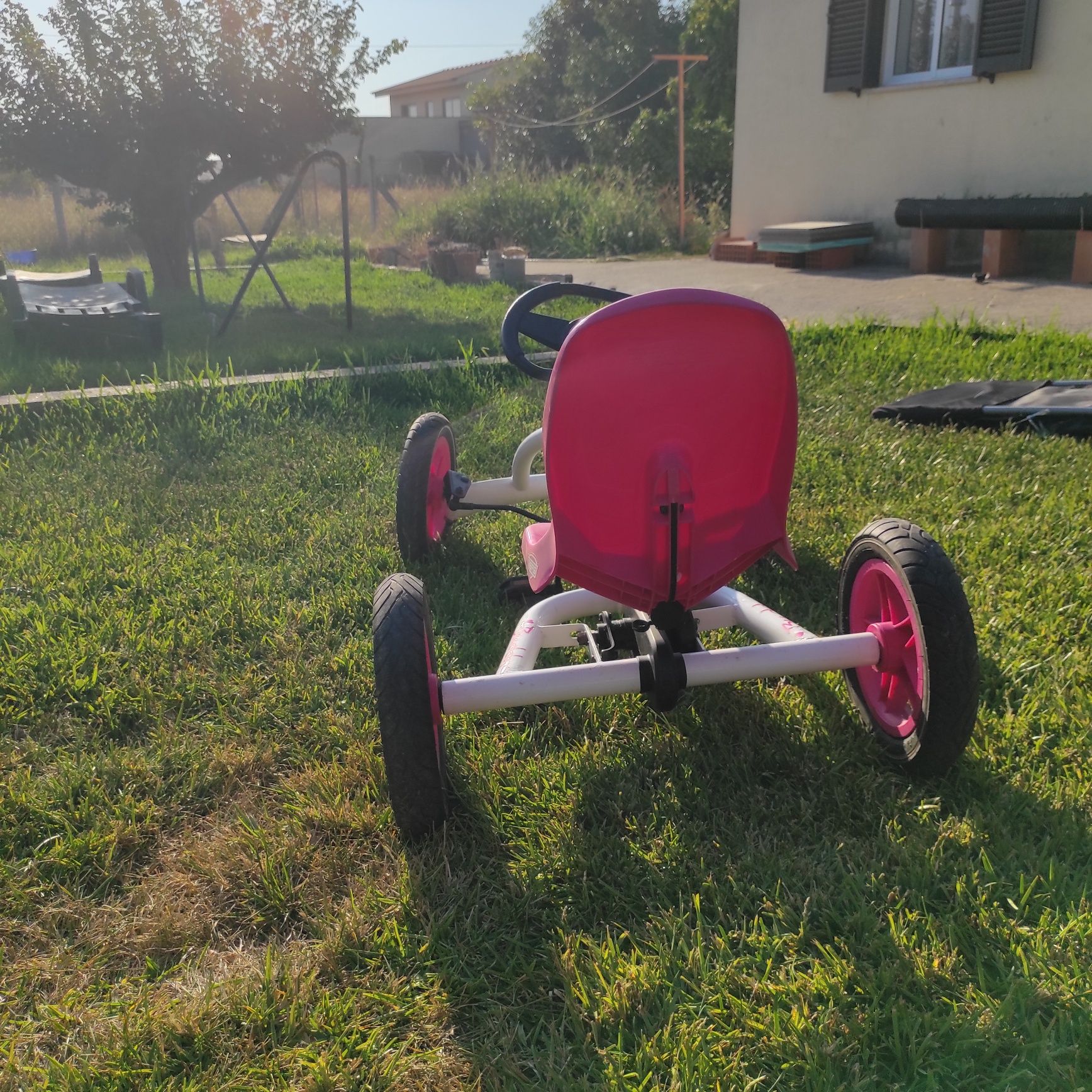 Kart Berg a pedais menina