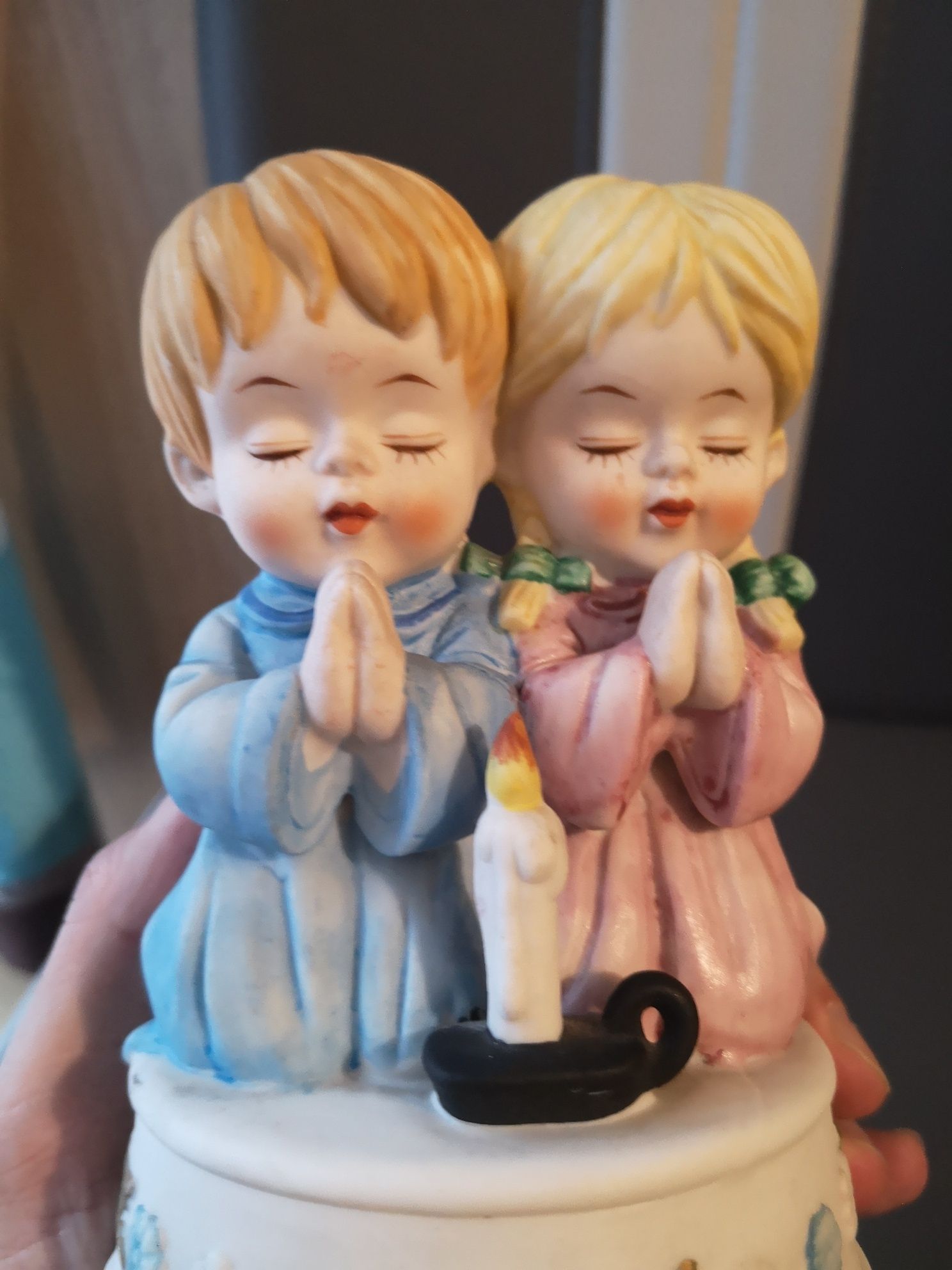 Pozytywka, figura modlące się dzieci, pacierz Sankyo Japan