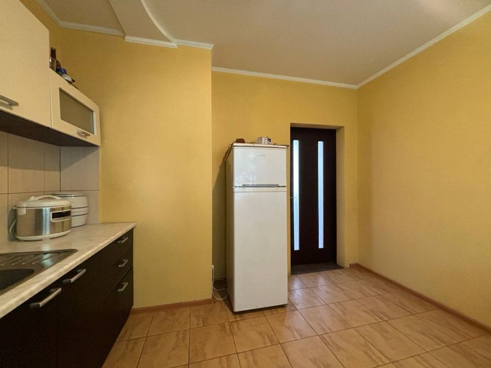 Будинок з літньою кухнею, альтанкою та фруктовим садом, 15 соток