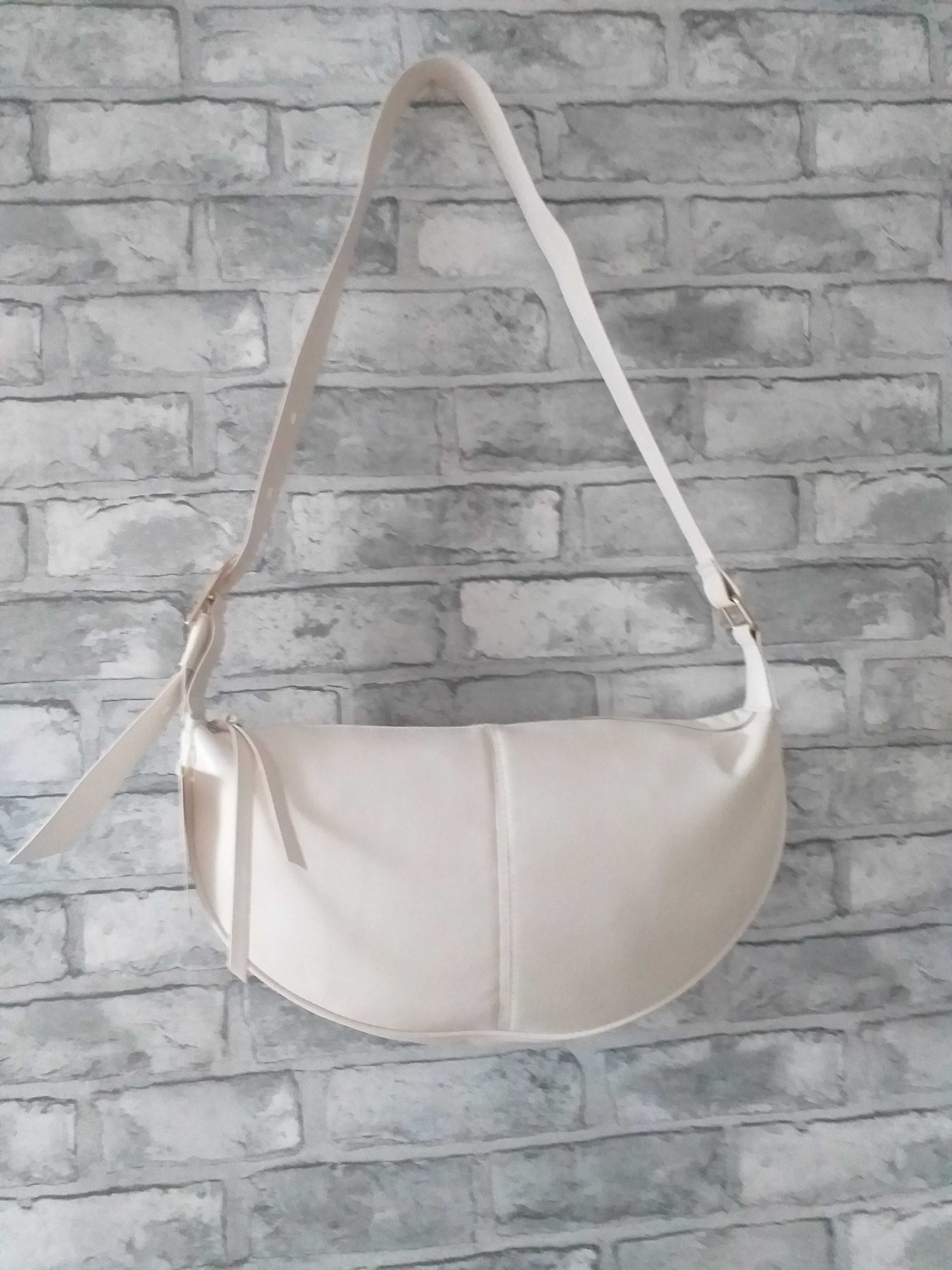 Torebka ze skóry ekologicznej w kolorze ecru PRIMARK