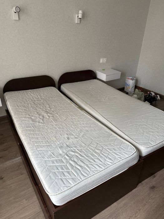 Продам два ліжка