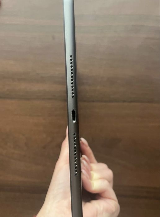 Планшет iPad (8th Generation) Wi-Fi