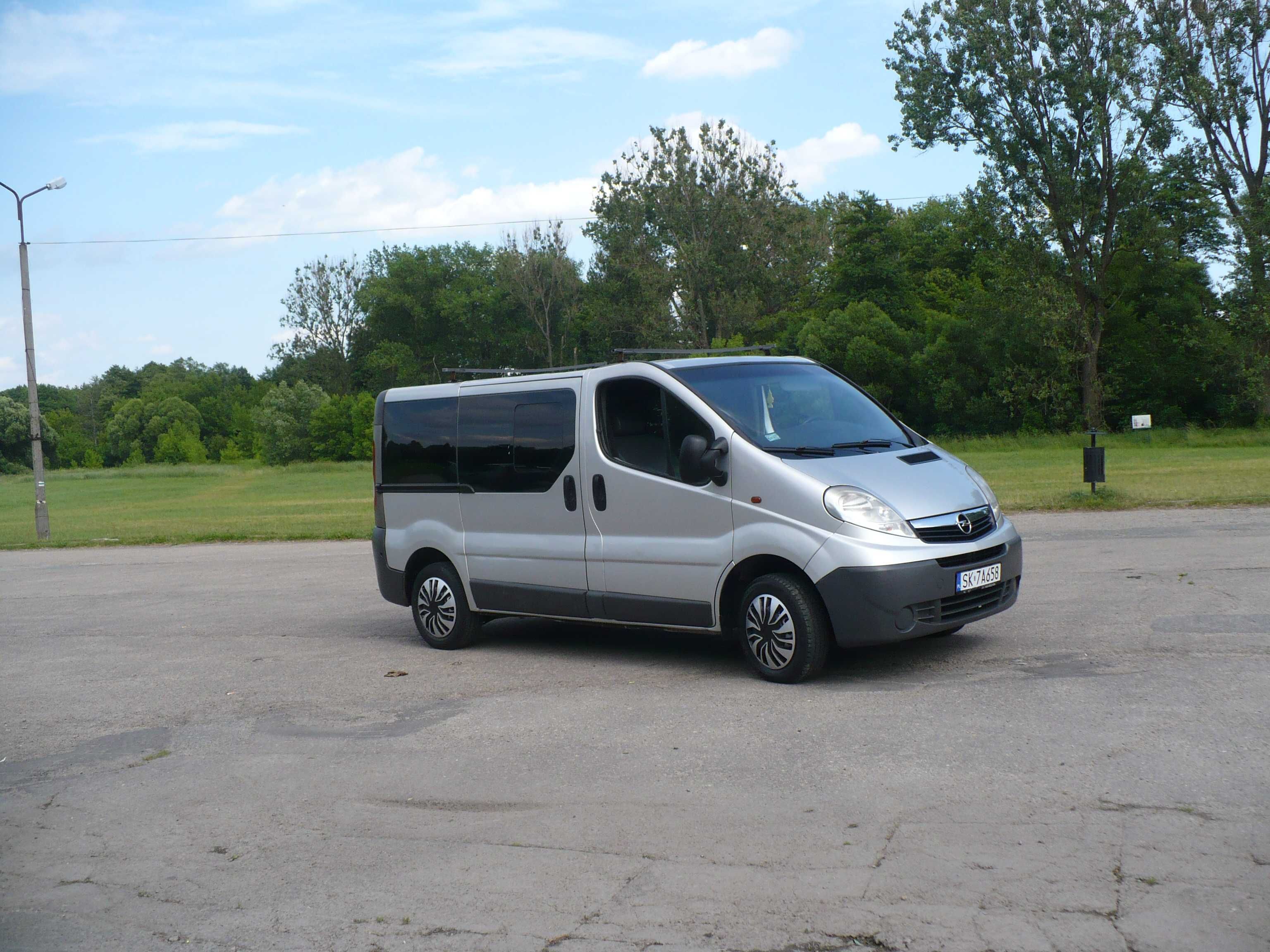 Opel Vivaro Trafic 9 OSÓB Klima ZAMIENIĘ na OSOBOWY