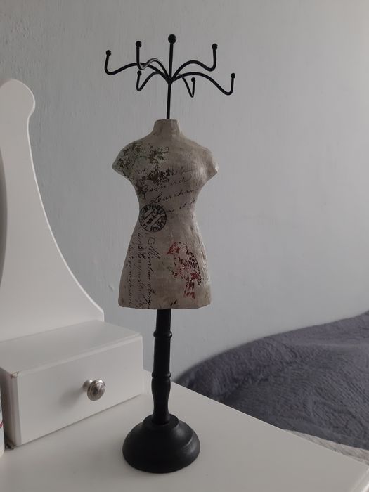 Stojak na biżuterię