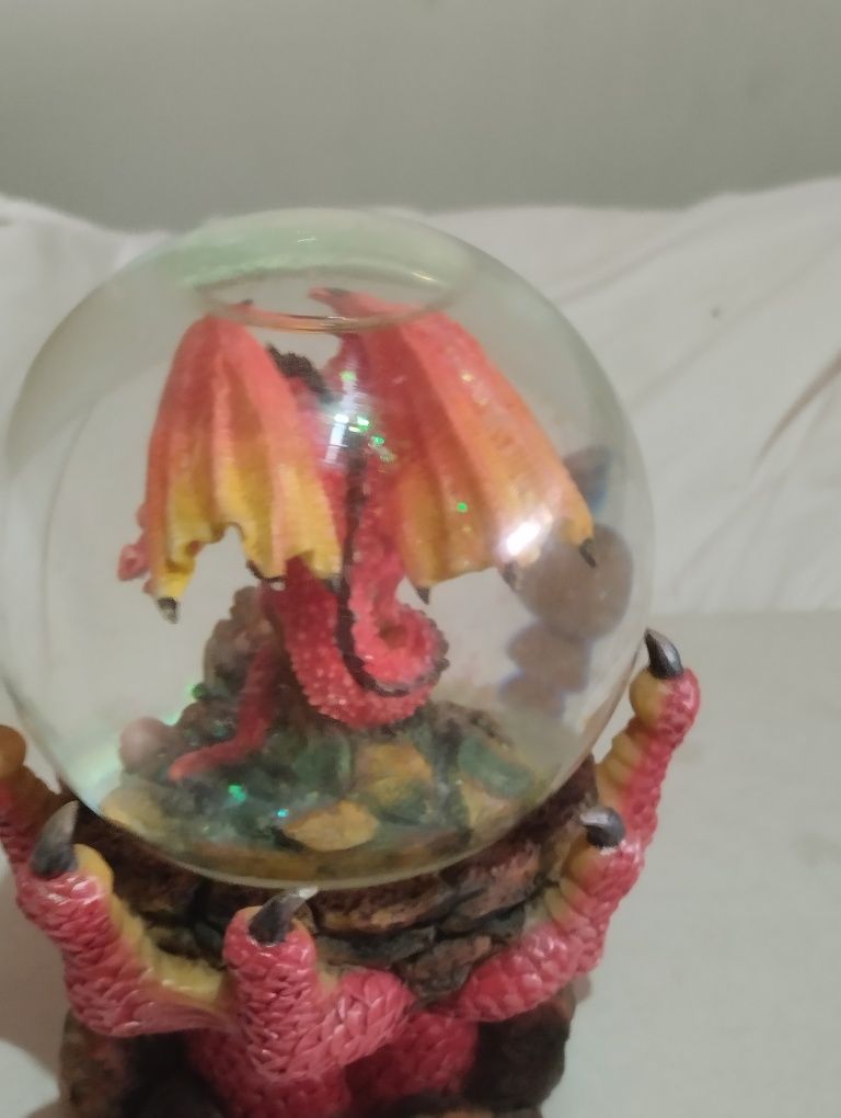 Globo de neve com dragão