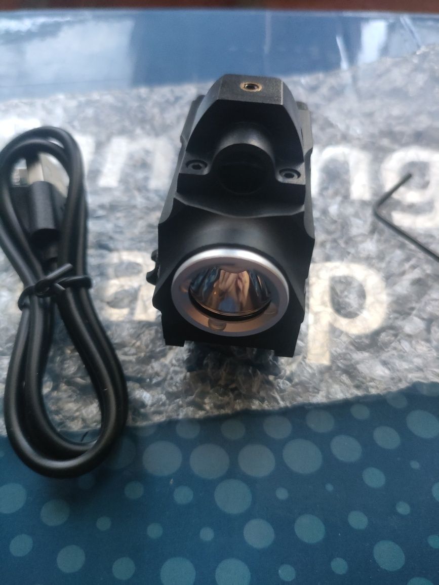 Lanterna tática com laser