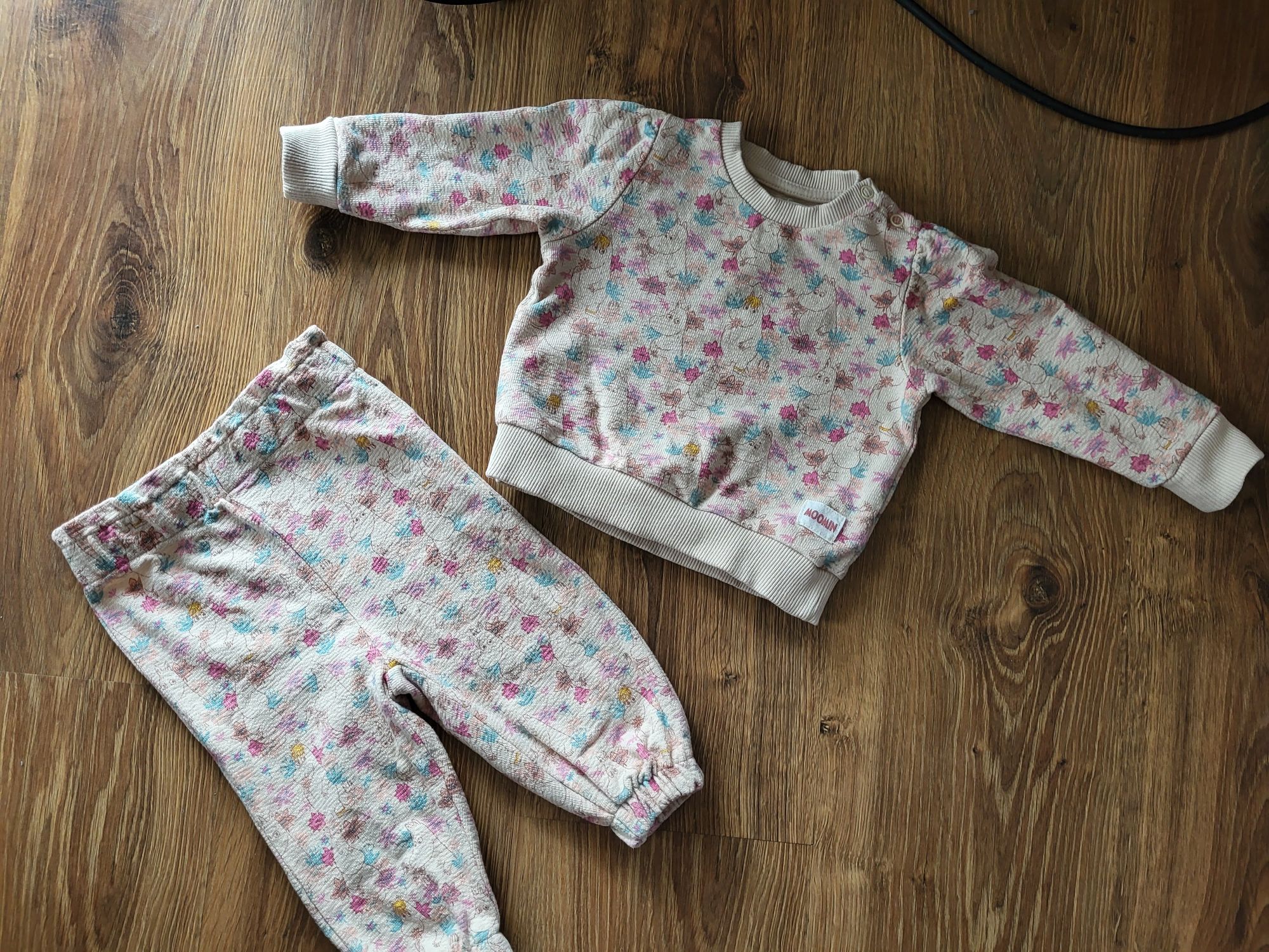 Dres bluza spodnie reserved 74 muminki