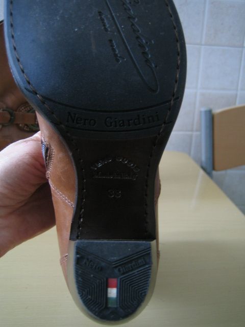 Продаются стильные женские кожаные ботинки Nero Giardini размер 38