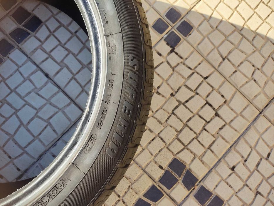 Pneus quase novos 255/45/18