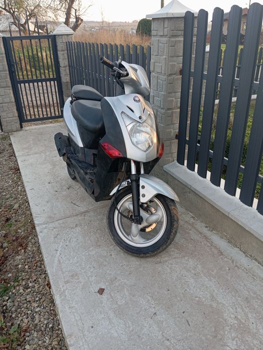 Продам Скутер Kymco super 8