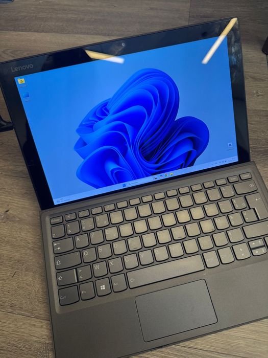 Portatil Lenovo MIIX 520-12IKB
